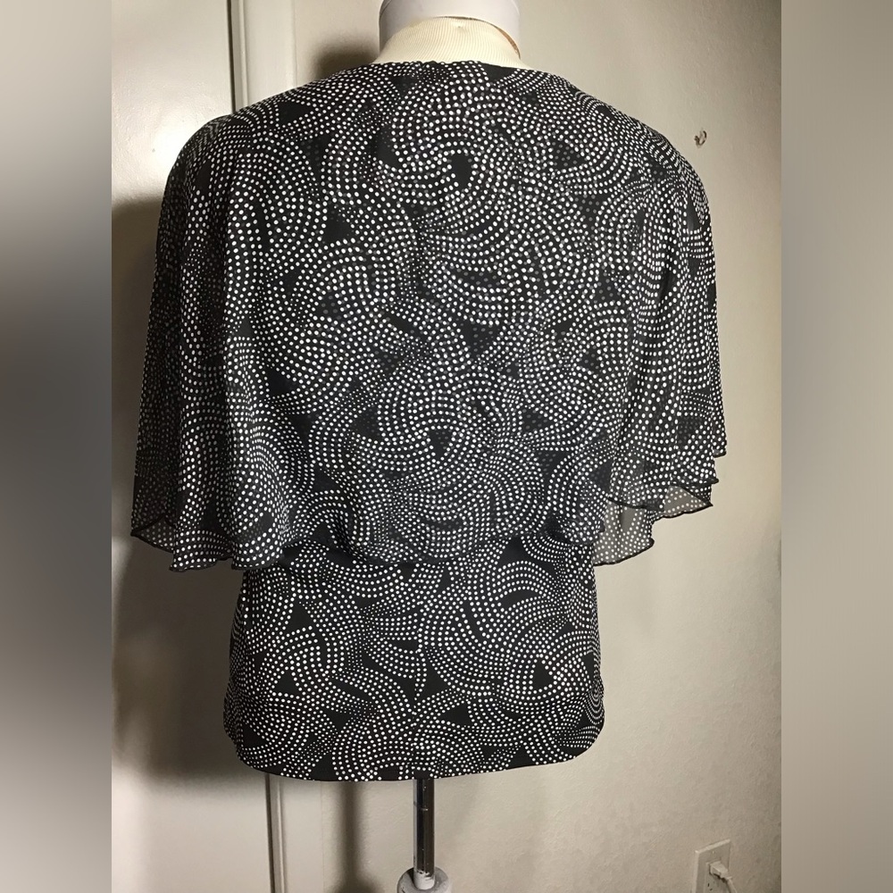 ADELE & MAY BLOUSE WOMEN Sz  M W/Poncho Cover Floral Embroidered Around The Nec - Picture 10 of 13